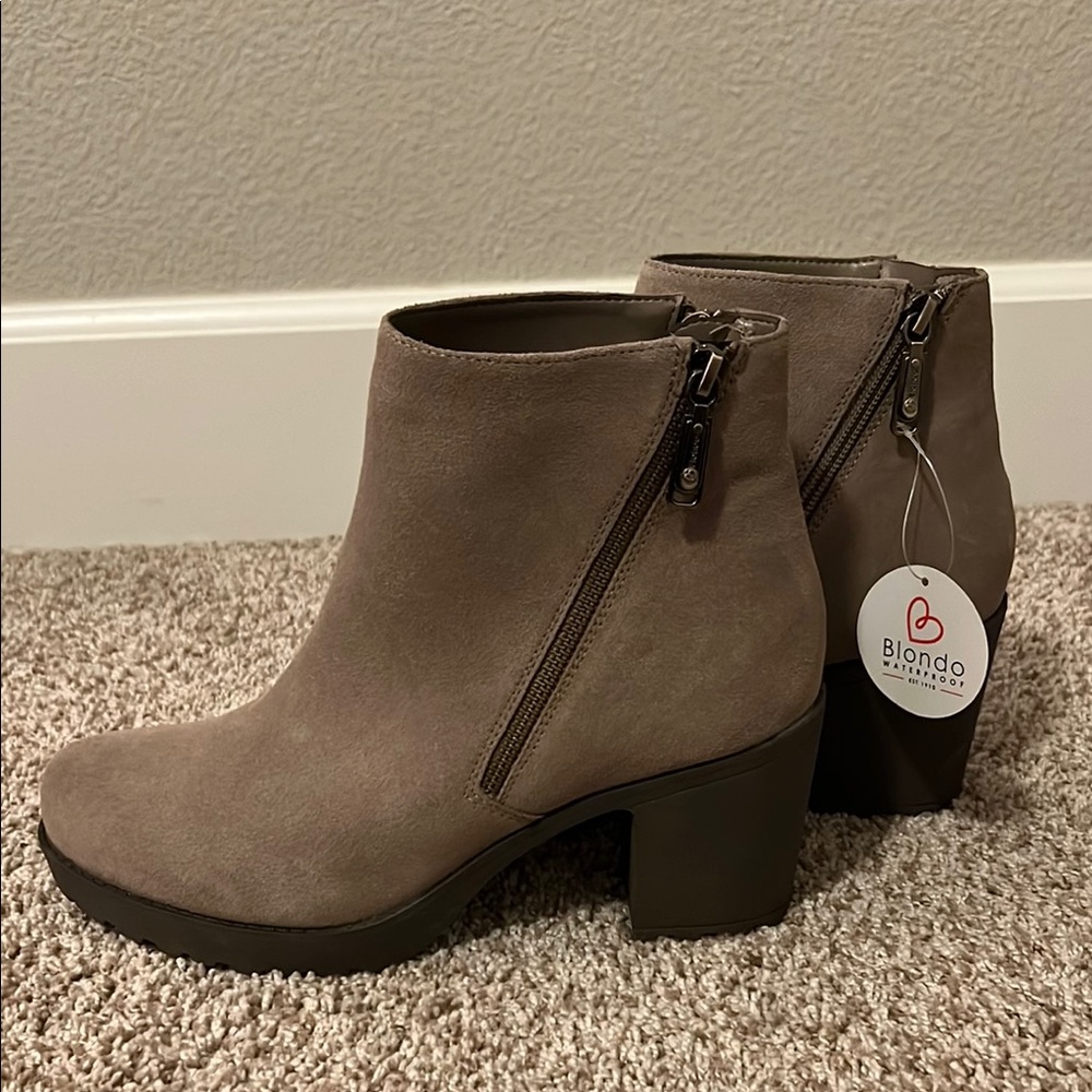 NWT - Blondo Women's Taupe Ankle Boots